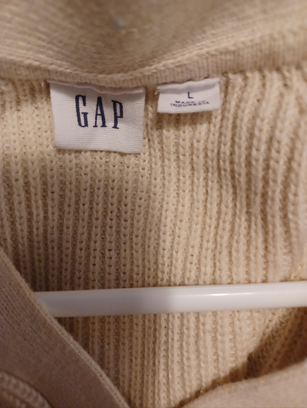 GAP Cream V-Neck Ribbed Knit Sweater - Picture 2 of 3